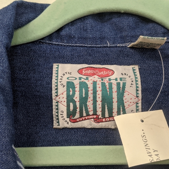 VINTAGE (L) Button Down - Picture 6 of 8